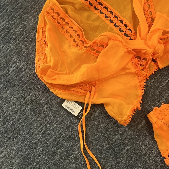 Two pc Set - Picture 2 of 4